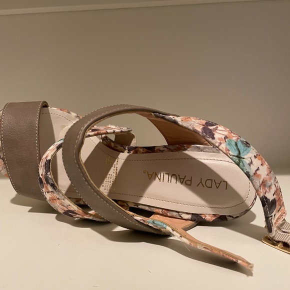 Platform - Picture 4 of 7